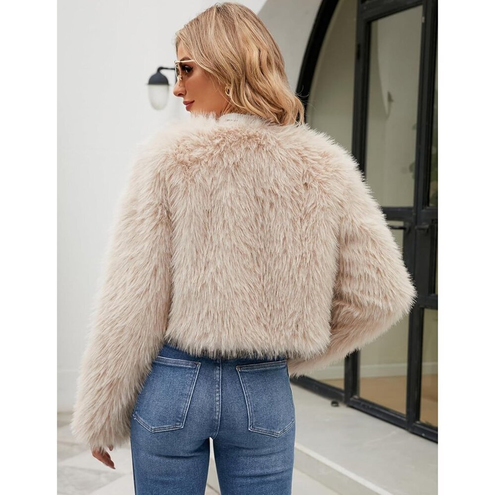 Elegant Faux Fur Cropped Jacket for Women - Soft Fleece Cardigan in Medium - Picture 6 of 7